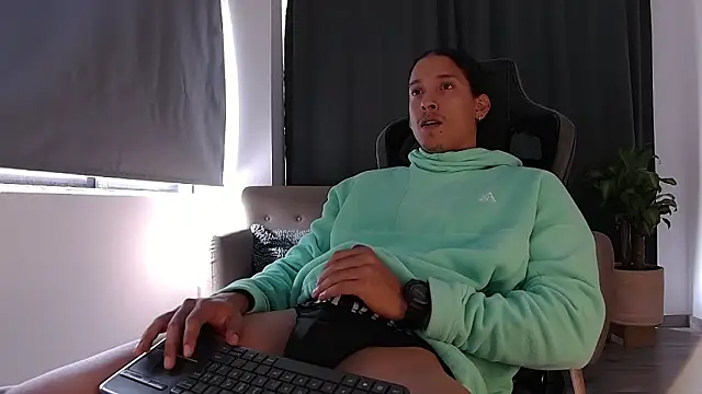 Snapshot of Liam_V chatting on February 23, 2026, 3:20 pm Liam V online show from February 23, 2026, 3:20 pm