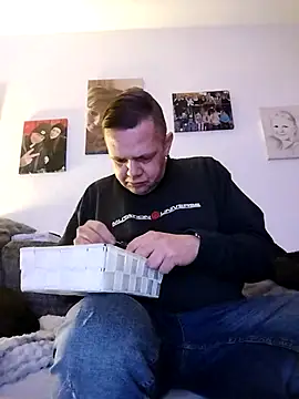 Snapshot of bigdicksperm83 chatting on February 20, 2026, 5:46 pm bigdicksperm83 online show from February 20, 2026, 5:46 pm