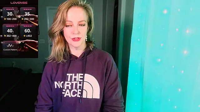 Snapshot of britteebee chatting on December 20, 2025, 5:25 am britteebee online show from December 20, 2025, 5:25 am