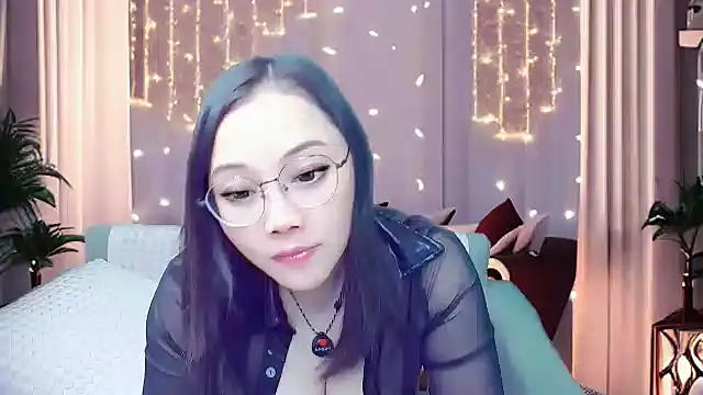 Snapshot of Giuliam chatting on February 6, 2026, 12:52 pm Giuliam online show from February 6, 2026, 12:52 pm