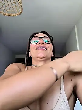 Snapshot of SamyJones9 chatting on February 8, 2026, 6:55 pm SamyJones9 online show from February 8, 2026, 6:55 pm