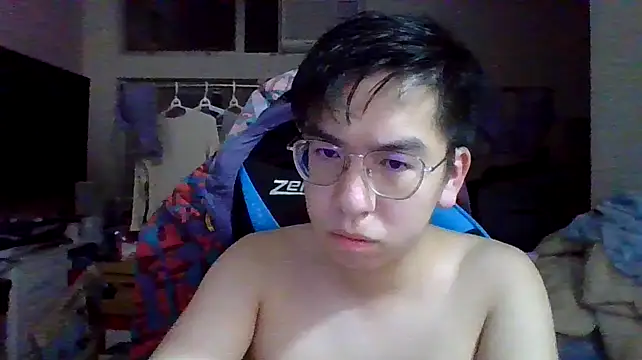 Snapshot of charlie_xdd chatting on February 13, 2025, 11:39 am charlie xdd online show from February 13, 2025, 11:39 am