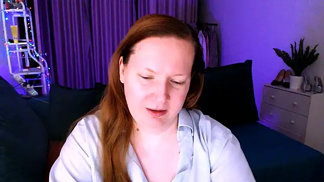 Snapshot of GoddessLara chatting on December 29, 2024, 6:05 pm GoddessLara online show from December 29, 2024, 6:05 pm