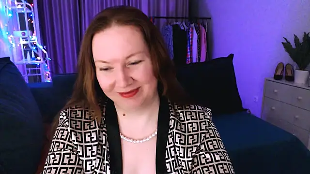 Snapshot of GoddessLara chatting on February 21, 2025, 2:06 am GoddessLara online show from February 21, 2025, 2:06 am