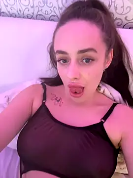 Lisaaan online show from October 16, 2025, 12:50 pm