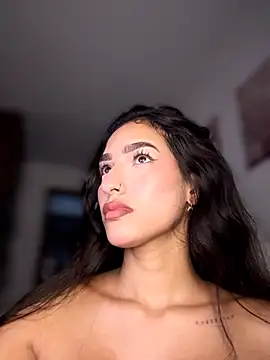 DulceLenns online show from April 9, 2026, 10:48 pm