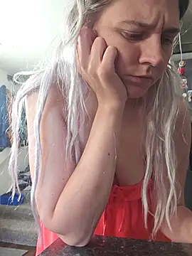 ScarletCallings420 online show from July 7, 2026, 11:20 pm