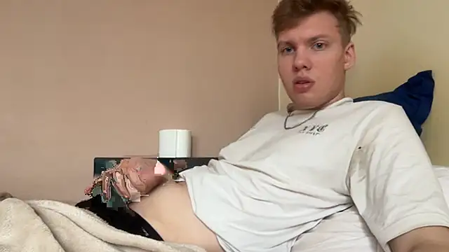 Snapshot of sexybooii6968 chatting on September 27, 2025, 12:32 pm sexybooii6968 online show from September 27, 2025, 12:32 pm