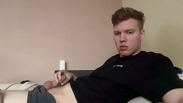 sexybooii6968 online show from February 15, 2026, 1:20 pm