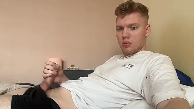 Snapshot of sexybooii6968 chatting on April 1, 2026, 12:39 pm sexybooii6968 online show from April 1, 2026, 12:39 pm