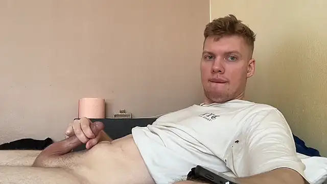 Snapshot of sexybooii6968 chatting on April 1, 2026, 1:41 pm sexybooii6968 online show from April 1, 2026, 1:41 pm