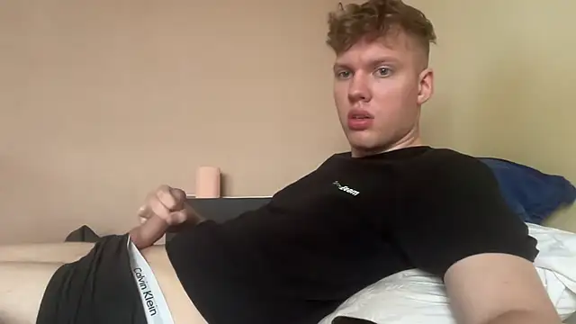 Snapshot of sexybooii6968 chatting on June 4, 2026, 9:59 am sexybooii6968 online show from June 4, 2026, 9:59 am