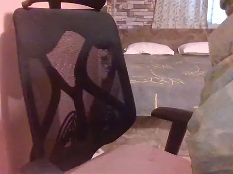 Pinky 4 online show from November 20, 2025, 11:54 am