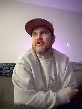 Snapshot of EZYves chatting on December 7, 2024, 4:09 am EZYves online show from December 7, 2024, 4:09 am