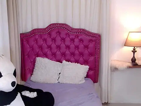 DreamLADYBOY online show from October 5, 2025, 10:29 pm