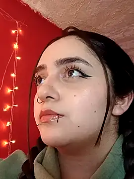 IvonneT online show from October 26, 2025, 12:16 am