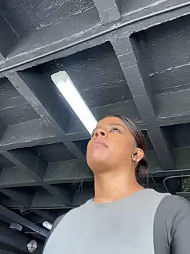 Snapshot of trianawhite chatting on December 2, 2024, 5:26 pm trianawhite online show from December 2, 2024, 5:26 pm