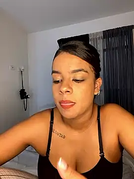 Snapshot of trianawhite chatting on December 2, 2024, 9:06 pm trianawhite online show from December 2, 2024, 9:06 pm