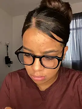 Snapshot of trianawhite chatting on December 10, 2024, 3:12 pm trianawhite online show from December 10, 2024, 3:12 pm