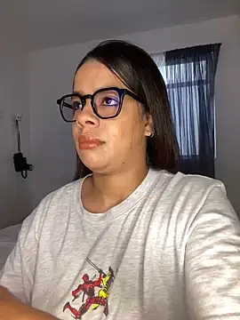 Snapshot of trianawhite chatting on December 14, 2024, 3:25 pm trianawhite online show from December 14, 2024, 3:25 pm