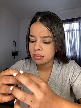 Snapshot of trianawhite chatting on January 20, 2025, 3:39 pm trianawhite online show from January 20, 2025, 3:39 pm