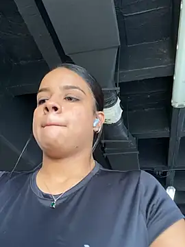 Snapshot of trianawhite chatting on February 11, 2025, 7:16 pm trianawhite online show from February 11, 2025, 7:16 pm