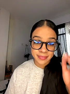 Snapshot of trianawhite chatting on September 16, 2025, 2:18 pm trianawhite online show from September 16, 2025, 2:18 pm