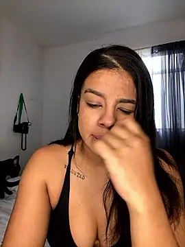 Snapshot of trianawhite chatting on January 17, 2026, 3:17 pm trianawhite online show from January 17, 2026, 3:17 pm