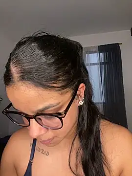 Snapshot of trianawhite chatting on February 5, 2026, 10:47 pm trianawhite online show from February 5, 2026, 10:47 pm