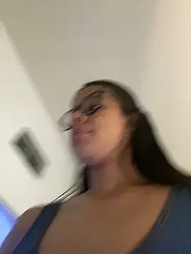 Snapshot of trianawhite chatting on March 4, 2026, 3:29 pm trianawhite online show from March 4, 2026, 3:29 pm