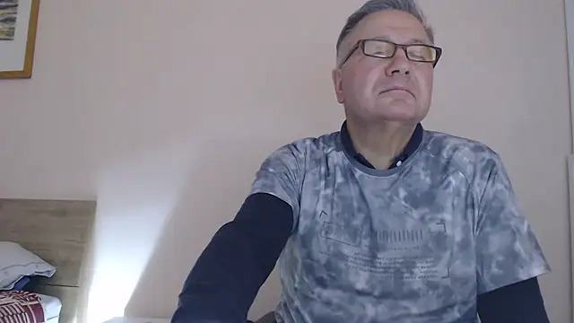 YOU6me online show from November 7, 2025, 3:34 pm