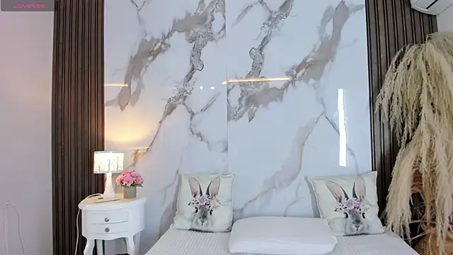 hannahill69 online show from January 17, 2026, 5:34 am