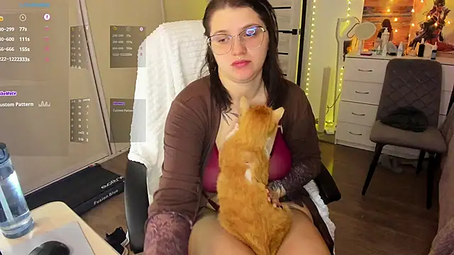 Ophelia mm online show from November 15, 2025, 7:05 am