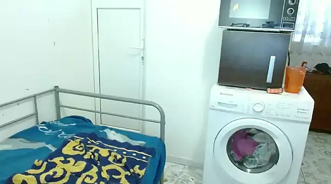 RidemerafSuzana online show from March 19, 2025, 10:55 am