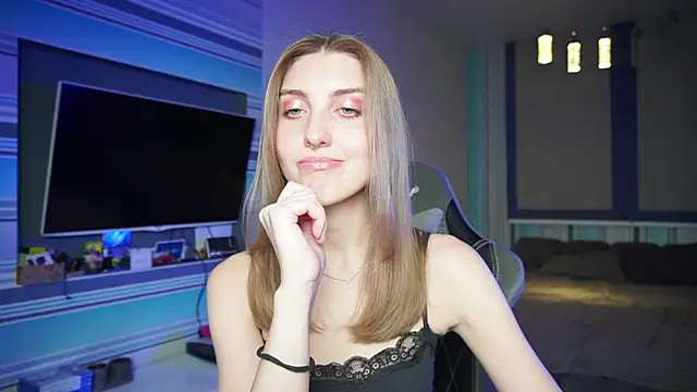 Snapshot of CassiaBlade1 chatting on September 18, 2025, 6:43 pm CassiaBlade1 online show from September 18, 2025, 6:43 pm