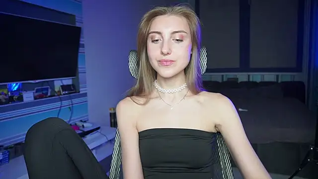 Snapshot of CassiaBlade1 chatting on October 7, 2025, 4:26 pm CassiaBlade1 online show from October 7, 2025, 4:26 pm