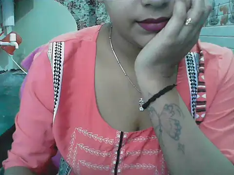 LovingPihu online show from June 1, 2026, 4:14 am