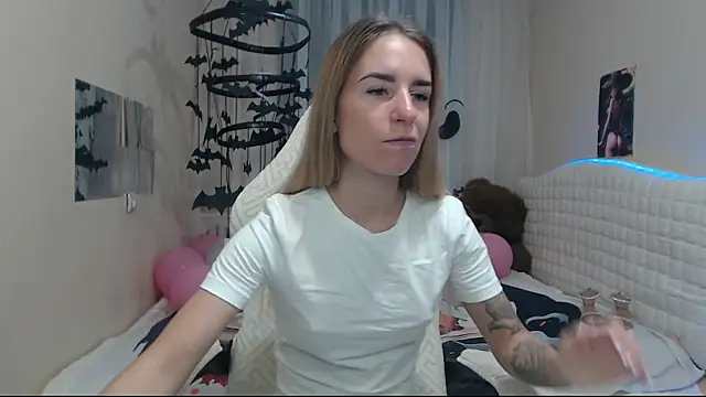 DeboraHorny online show from October 20, 2025, 6:03 am