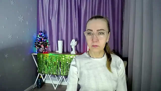 queen a n i online show from January 14, 2025, 8:20 am