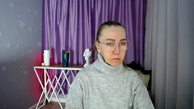 queen a n i online show from January 18, 2025, 10:28 am