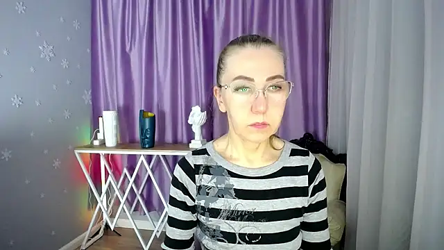 queen a n i online show from February 23, 2025, 2:40 am