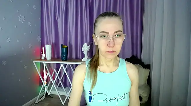 queen a n i online show from February 28, 2025, 7:05 am