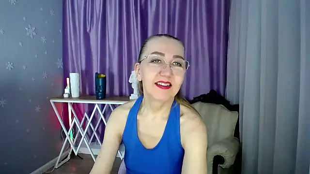 queen a n i online show from March 6, 2025, 11:25 am