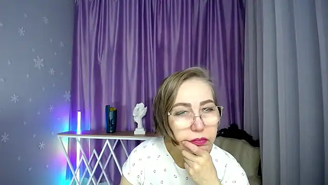 queen a n i online show from November 14, 2025, 10:03 am