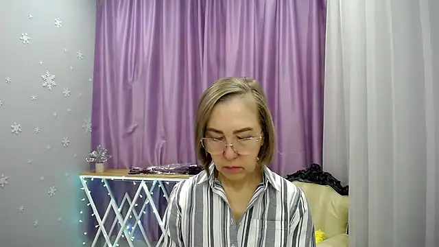 queen a n i online show from March 8, 2026, 7:45 am