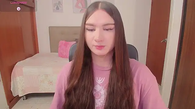 Miley Baker online show from November 22, 2025, 1:32 pm