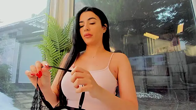 Snapshot of Naila18 chatting on March 4, 2026, 6:19 am Naila18 online show from March 4, 2026, 6:19 am