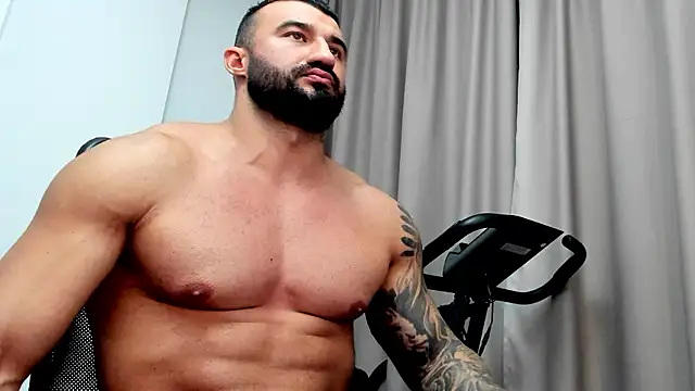 Snapshot of MuscleJohn chatting on December 1, 2024, 9:26 pm MuscleJohn online show from December 1, 2024, 9:26 pm
