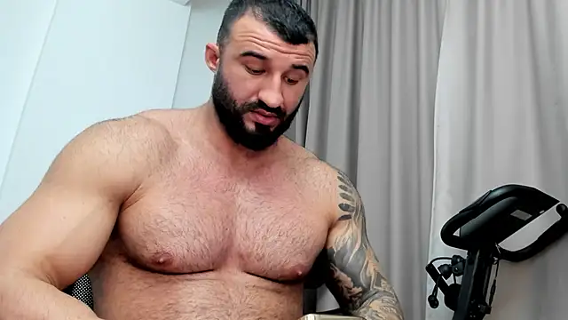 Snapshot of MuscleJohn chatting on December 20, 2024, 2:08 am MuscleJohn online show from December 20, 2024, 2:08 am