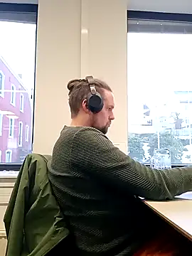 Snapshot of Tj1sen chatting on January 8, 2025, 11:43 am Tj1sen online show from January 8, 2025, 11:43 am